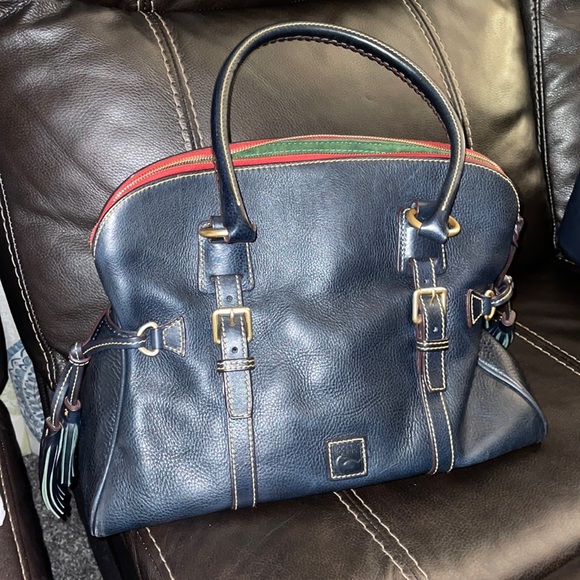 Dooney & Bourke Handbags - Authentic Dooney & Bourke Purse